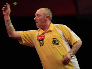 Supporting image for story: Mark Jones sees off name-sake Wayne in PDC