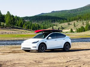 Supporting image for story: Teslas are the cleanest cars on the road, literally