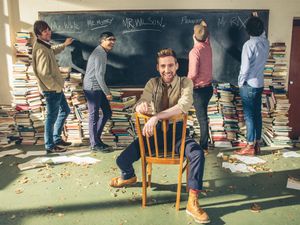 Supporting image for story: We predict a riot! Kaiser Chiefs head to Wolverhampton Racecourse