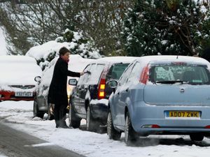 Supporting image for story: Third of UK motorists have driven without fully de-icing their cars