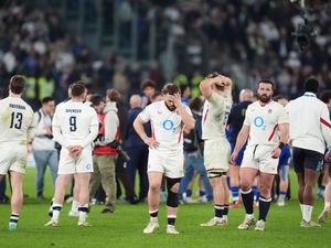 Supporting image for story: England in no mood to abandon kicking game as they look to revitalise attack