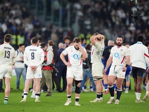 Supporting image for story: England in no mood to abandon kicking game as they look to revitalise attack