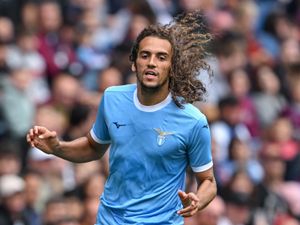 Supporting image for story: Regis Le Bris keeping quiet about transfers amid links to Matteo Guendouzi