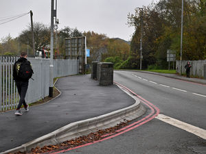 Supporting image for story: Motorists facing delays on major Walsall commuter road due to gas mains repairs