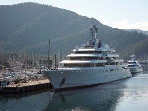 Supporting image for story: Chelsea owner Abramovich’s second yacht also docks in Turkey