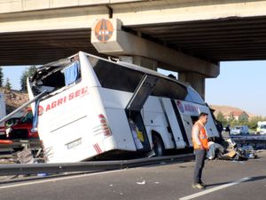 Supporting image for story: Nine killed after bus crashes into overpass in Turkey