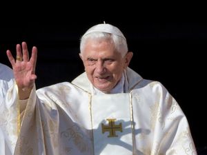 Supporting image for story: Benedict XVI, first pope to resign in 600 years, dies aged 95
