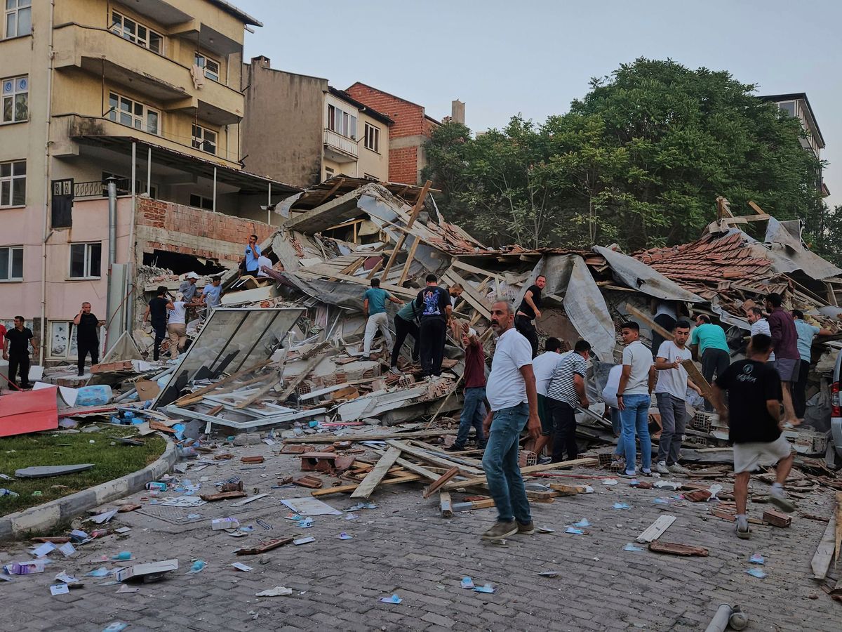 6.1 magnitude earthquake leaves one person dead and dozens hurt