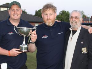 Supporting image for story: Castlefields set standards in Shropshire knockout