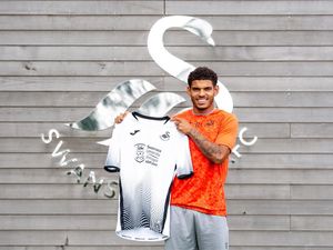 Supporting image for story: Wolves' Morgan Gibbs-White begins Swansea loan with winner
