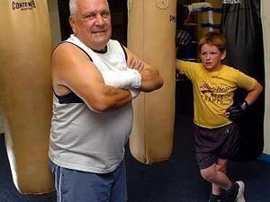 Supporting image for story: Ray's the oldest swinger in the ring