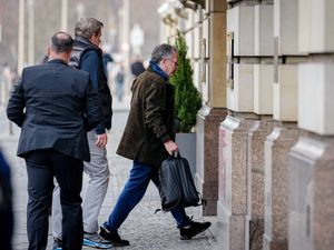 Supporting image for story: US envoys arrive in Berlin for another round of Ukraine peace talks