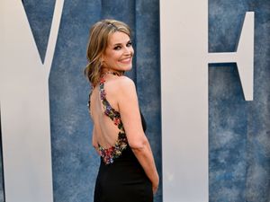 Supporting image for story: American broadcaster Savannah Guthrie says she will pay for return of her mother