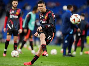 Casemiro warming up