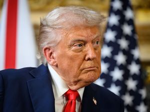 Supporting image for story: Trump suggests TV networks which criticise him could have licences taken away