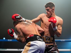 Supporting image for story: Ollie Cooper is dreaming of titles and burgers ahead of home fight