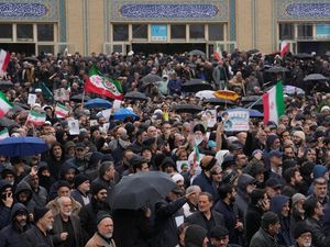 Supporting image for story: Iran threatens world tourism sites and says it is still building missiles