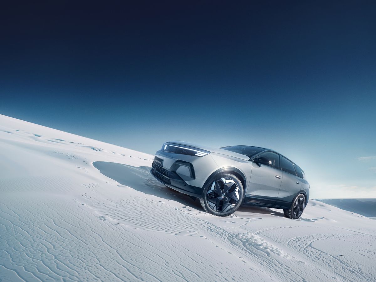 Vauxhall Grandland all-wheel drive priced from £35,495 after Electric Car Grant