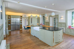 The kitchen and breakfast room