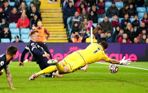 West Ham United's Jarrod Bowen scores their side's fourth goal
