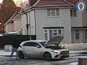 Supporting image for story: Police release CCTV of two men stealing car in Wolverhampton