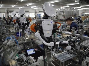 Supporting image for story: Tom Watson: Robots can help solve the economic problems of the future