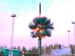 Supporting image for story: Putin launches drills of Russia’s nuclear forces simulating retaliatory strikes