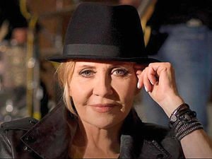 Supporting image for story: Shropshire military wives choirs shout out to sing with Lulu