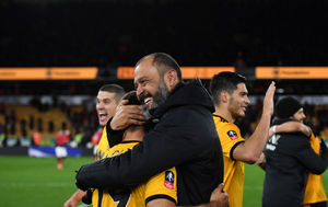 Nuno Espirito Santo celebrates at full-time (AMA)