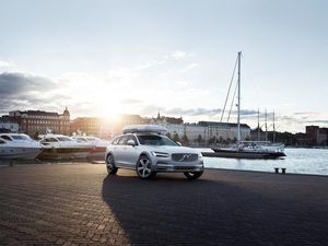 Supporting image for story: First drive: Ocean Race additions put the vogue into Volvo’s V90