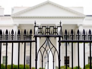 Supporting image for story: Driver dies after crashing vehicle into White House perimeter gate