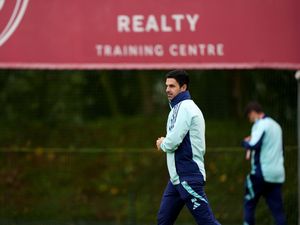 Supporting image for story: PSG ‘protected me like a son’, says Arsenal boss Mikel Arteta ahead of reunion