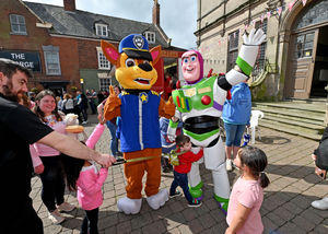Chase from Paw Patrol and Buzz Lightyear met the kids