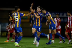 Matthew Pennington of Shrewsbury Town celebrates after scoring a goal to make it 1-2 (AMA)