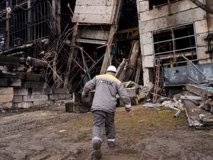 Supporting image for story: Zelensky to hold talks with 30 countries as Trump pushes for Russia peace deal