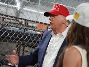 Supporting image for story: Migrants would need to know ‘how to run away from an alligator’, says Trump