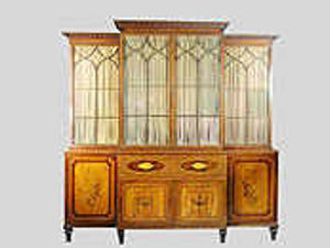 Supporting image for story: Experts track history of £33k bookcase