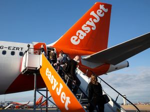 Supporting image for story: EasyJet moves planes from the UK to Germany in response to travel curbs