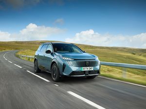 Supporting image for story: British drivers only prepared to drive up to 35 miles for work – research