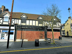 Supporting image for story: Couple face £1,200 bill over Willenhall eyesore shop