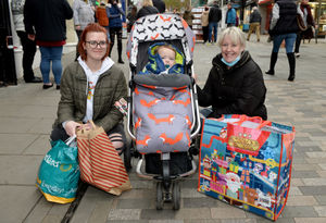 Anita Francis (right) with her daughter Yasmin and son James