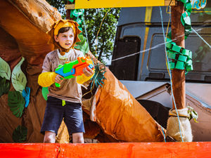 Supporting image for story: Sun shines for Shifnal Carnival