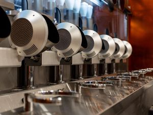 Supporting image for story: Move over chefs, a robot kitchen is here