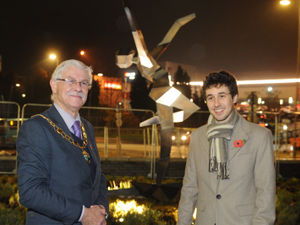Supporting image for story: Jacob unveils sculpture at Telford shopping centre's new Fashion Quarter - with video