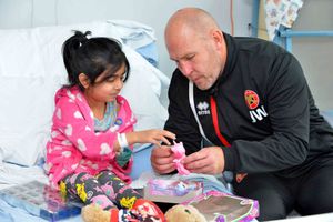 Jon Whitney and Isha Hanif, 4, from Parkhall