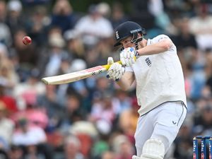 Supporting image for story: England put foot down to open first innings lead