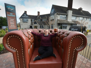 Supporting image for story: Wolverhampton's Claregate Pub reopens after huge investment - with PICTURES and VIDEO