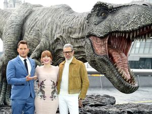 Supporting image for story: Jurassic Park meets Jurassic World in first trailer for new blockbuster Dominion