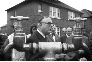 Flashback to the drought of 1976, as minister Lord Howell visits one of the streets being forced to use a standpipe