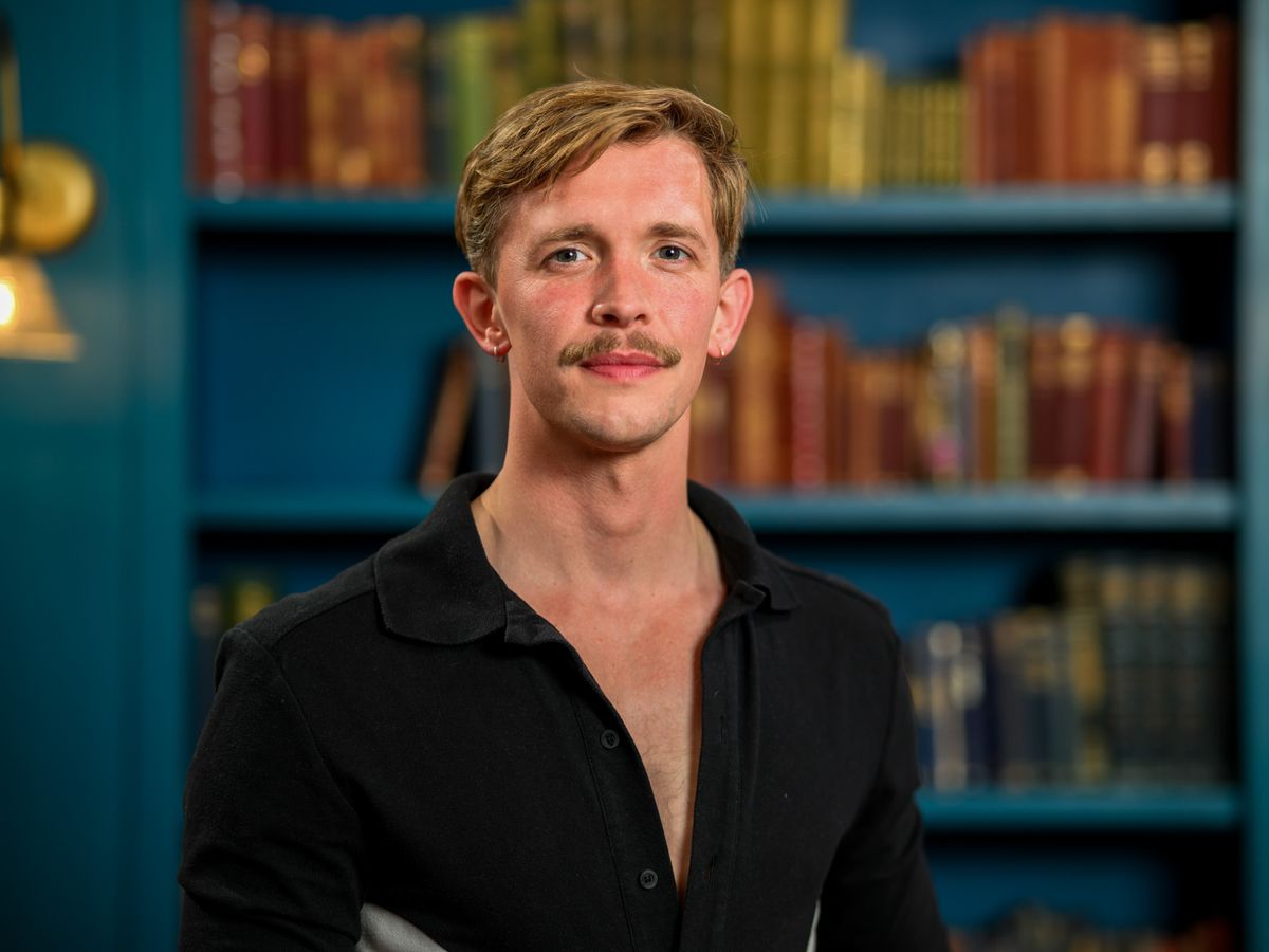 Islanders on Lewis celebrate as local &lsquo;happy chappy&rsquo; Stephen wins Traitors